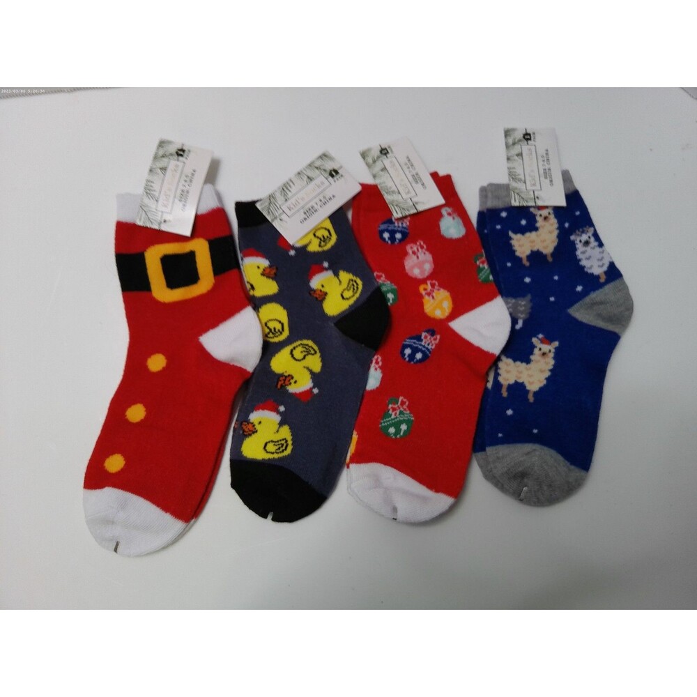 Kids Size 7-8.5  Christmas Socks Lot Of 4
